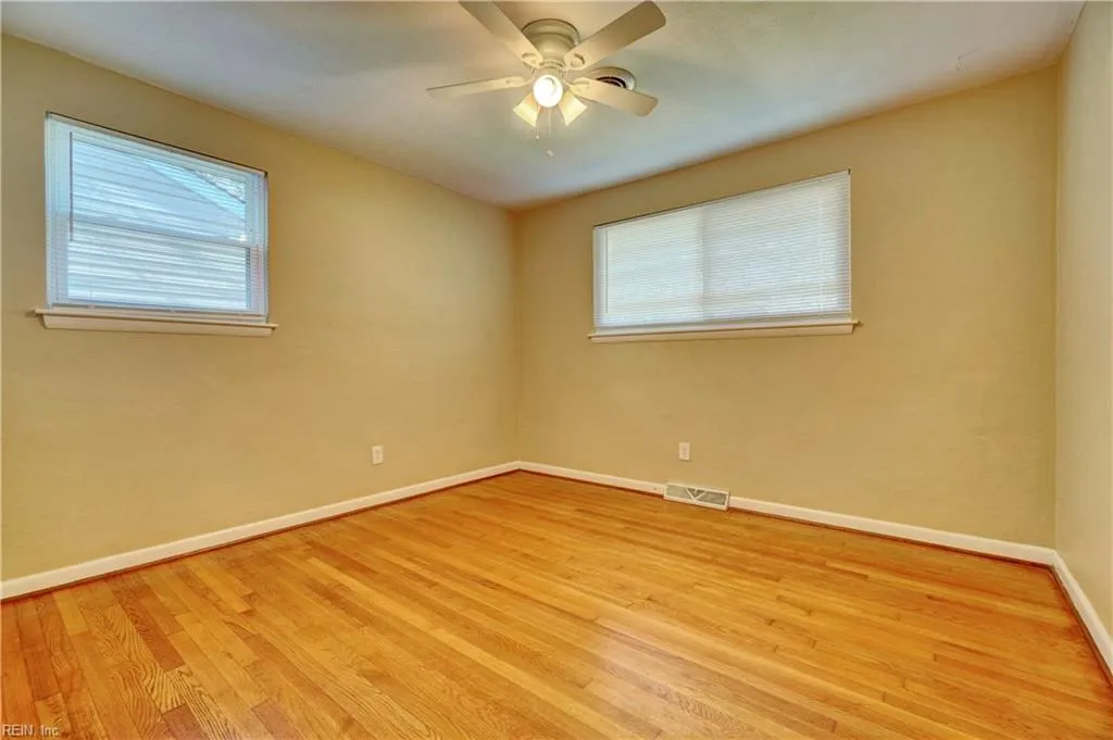 Norfolk, Virginia 23505, United States, 4 Bedrooms Bedrooms, ,2 BathroomsBathrooms,Residential,Active,233711