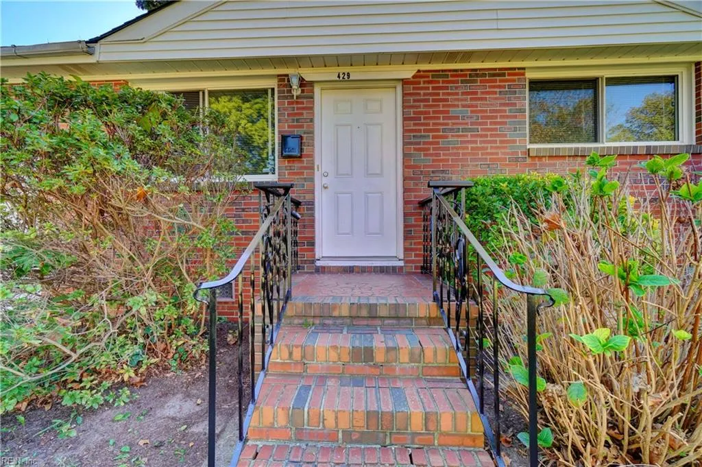 Norfolk, Virginia 23505, United States, 4 Bedrooms Bedrooms, ,2 BathroomsBathrooms,Residential,Active,233711