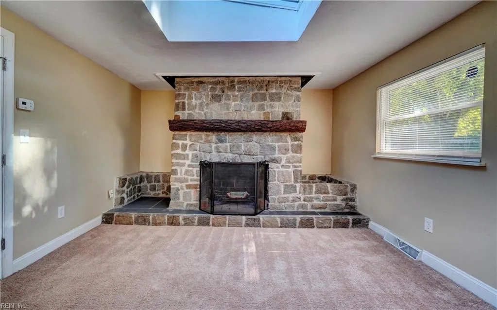 Norfolk, Virginia 23505, United States, 4 Bedrooms Bedrooms, ,2 BathroomsBathrooms,Residential,Active,233711