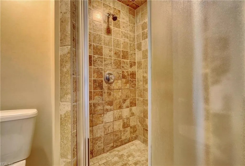 Norfolk, Virginia 23505, United States, 4 Bedrooms Bedrooms, ,2 BathroomsBathrooms,Residential,Active,233711