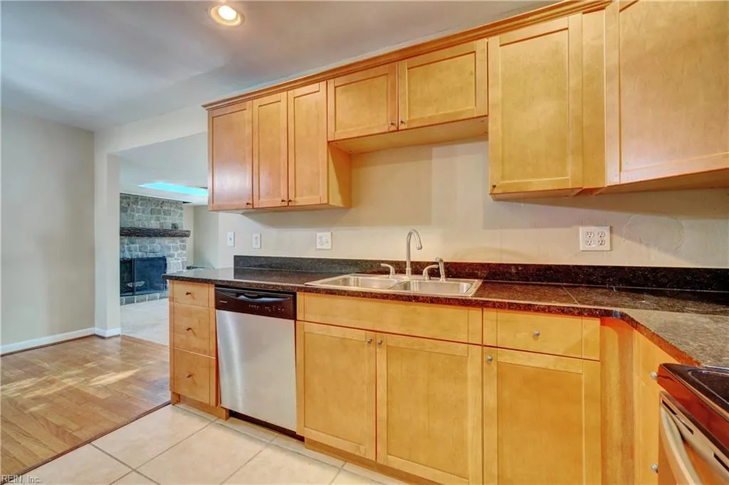 Norfolk, Virginia 23505, United States, 4 Bedrooms Bedrooms, ,2 BathroomsBathrooms,Residential,Active,233711