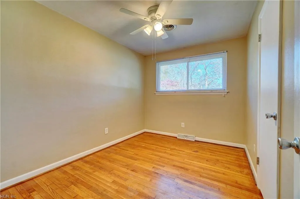 Norfolk, Virginia 23505, United States, 4 Bedrooms Bedrooms, ,2 BathroomsBathrooms,Residential,Active,233711