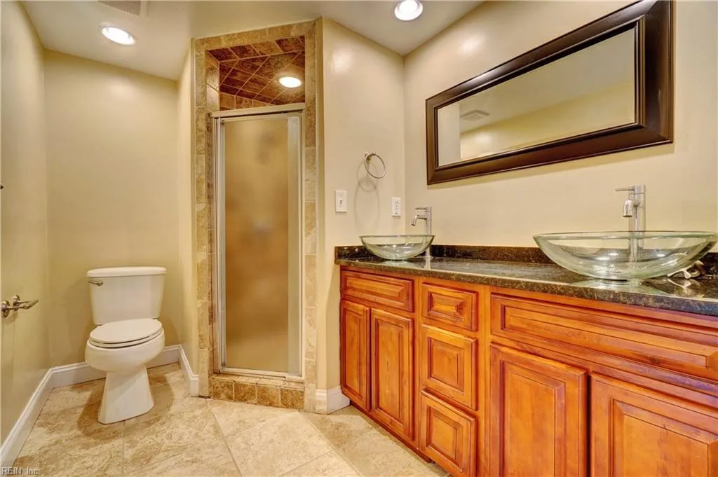 Norfolk, Virginia 23505, United States, 4 Bedrooms Bedrooms, ,2 BathroomsBathrooms,Residential,Active,233711