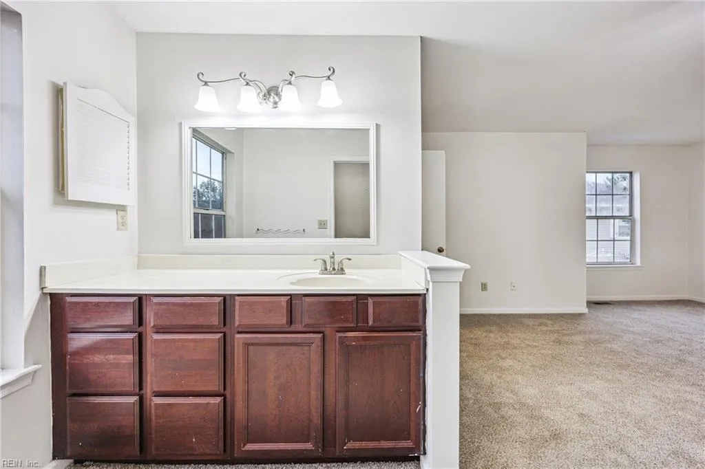 Chesapeake, Virginia 23320, United States, 2 Bedrooms Bedrooms, ,3 BathroomsBathrooms,Residential,Active,173662