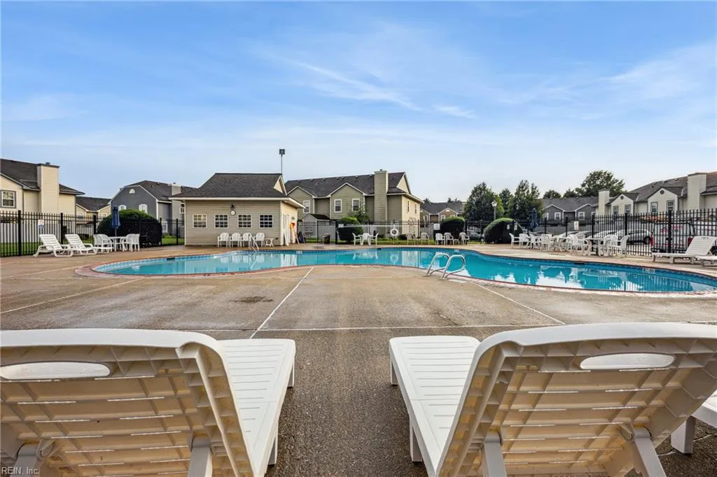 Chesapeake, Virginia 23320, United States, 2 Bedrooms Bedrooms, ,3 BathroomsBathrooms,Residential,Active,173662