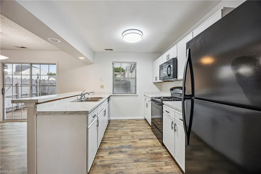 Chesapeake, Virginia 23320, United States, 2 Bedrooms Bedrooms, ,3 BathroomsBathrooms,Residential,Active,173662