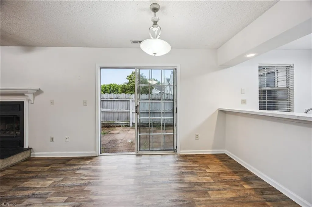 Chesapeake, Virginia 23320, United States, 2 Bedrooms Bedrooms, ,3 BathroomsBathrooms,Residential,Active,173662