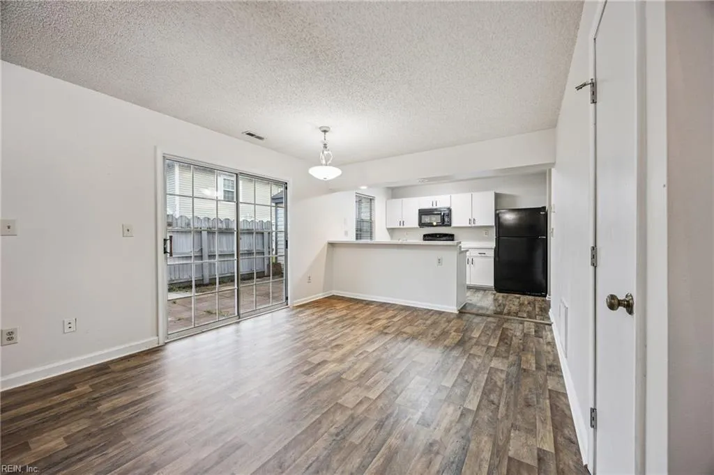 Chesapeake, Virginia 23320, United States, 2 Bedrooms Bedrooms, ,3 BathroomsBathrooms,Residential,Active,173662