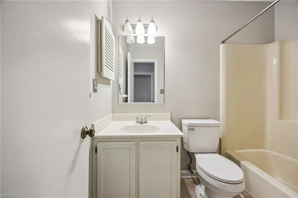 Chesapeake, Virginia 23320, United States, 2 Bedrooms Bedrooms, ,3 BathroomsBathrooms,Residential,Active,173662