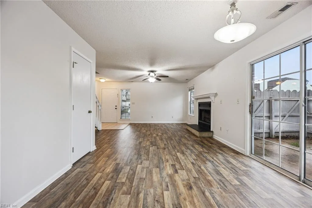 Chesapeake, Virginia 23320, United States, 2 Bedrooms Bedrooms, ,3 BathroomsBathrooms,Residential,Active,173662