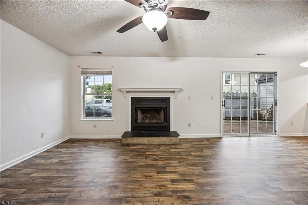 Chesapeake, Virginia 23320, United States, 2 Bedrooms Bedrooms, ,3 BathroomsBathrooms,Residential,Active,173662