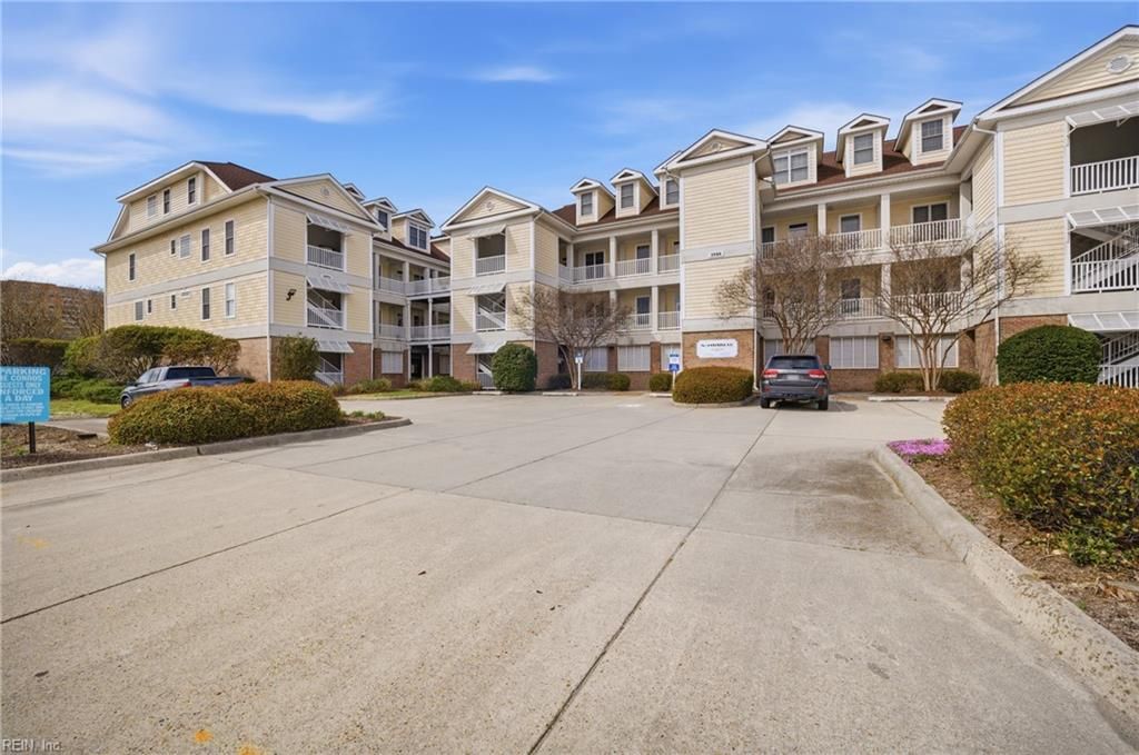 Photo of 2992 Shore Drive #301, Virginia Beach, VA 23451 (MLS # 10626632)