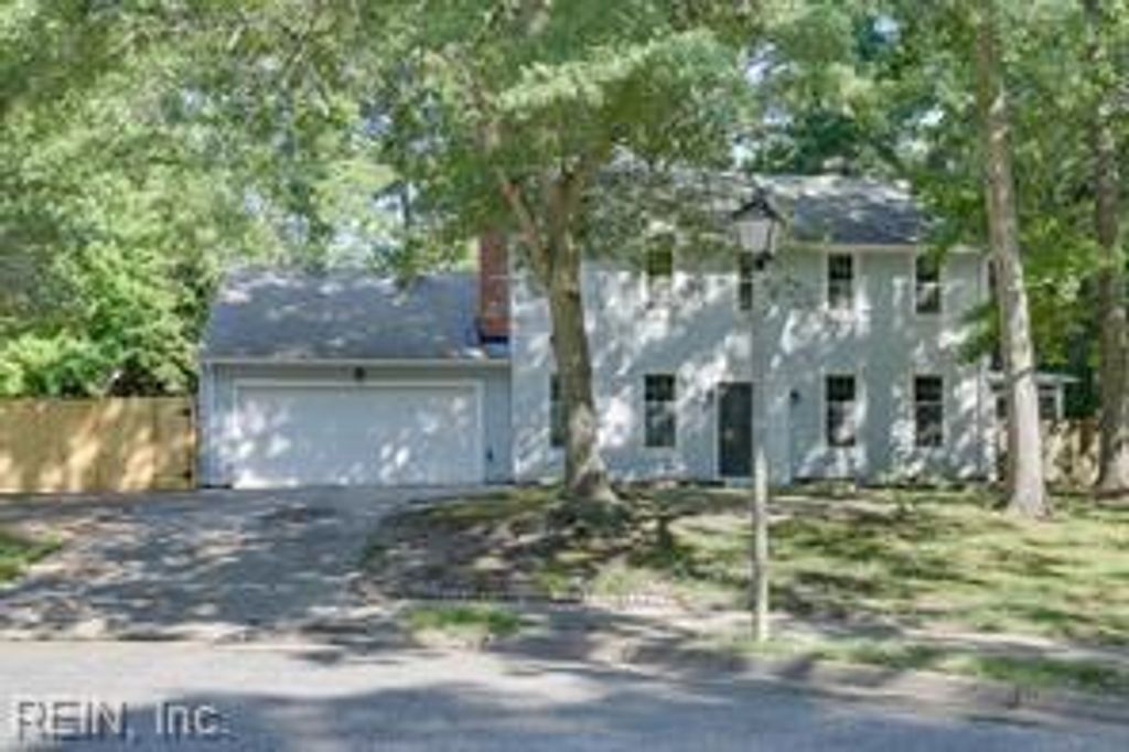 Photo of 7 White Oak Trail, Hampton, VA 23669 (MLS # 10626629)