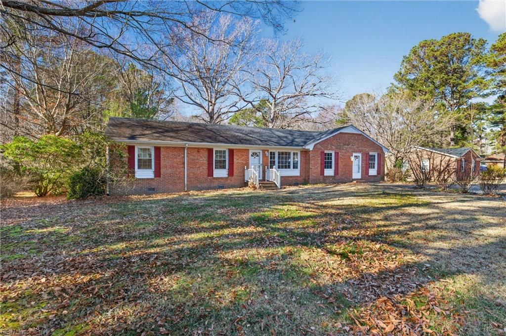 Photo of 207 Beechwood Drive, Suffolk, VA 23434 (MLS # 10616060)
