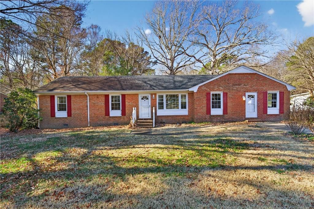 Photo of 207 Beechwood Drive, Suffolk, VA 23434 (MLS # 10616060)