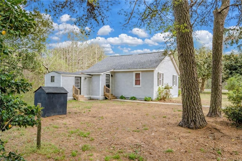 Photo of 633 Fitchetts Wharf Road, Mathews, VA 23109 (MLS # 10628670)