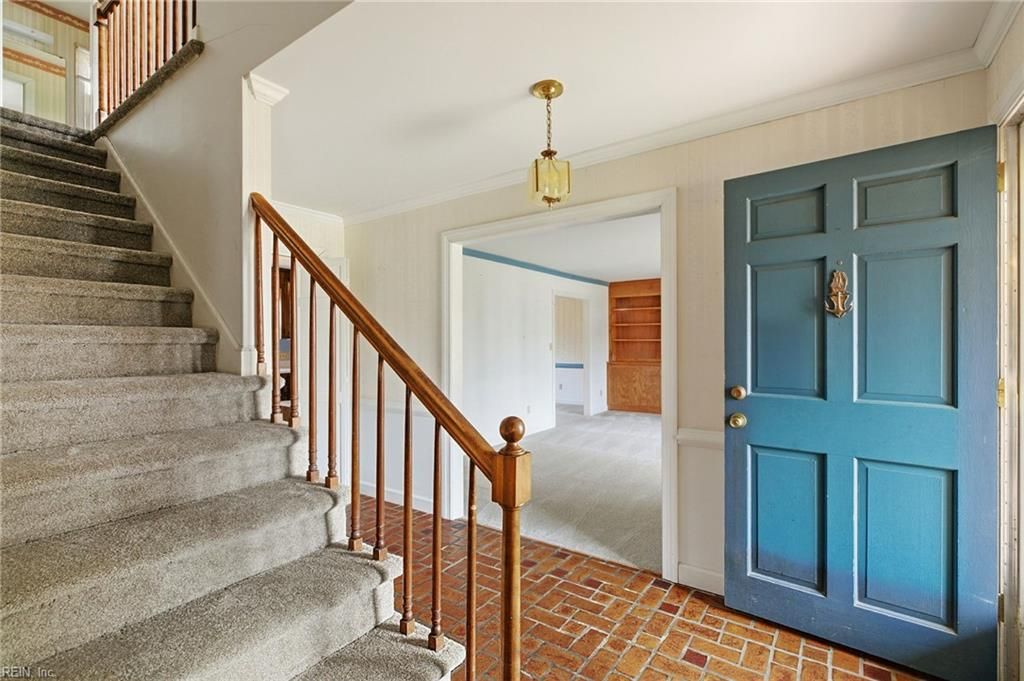 Photo of 11 Cherbourg Drive, Newport News, VA 23606 (MLS # 10622693)