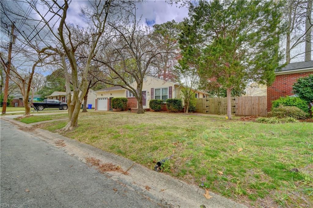 Photo of 1617 Bill Street, Norfolk, VA 23518 (MLS # 10608475)