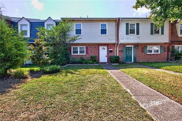 833 WINDOM PL, VIRGINIA BEACH, VA 23454 - Image 56a92cfabb5e1aa30120e79a97a09fe8/216746189