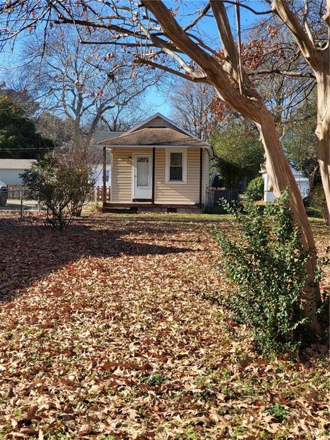 Photo of 16 S Cypress Street, Hampton, VA 23669 (MLS # 10613595)