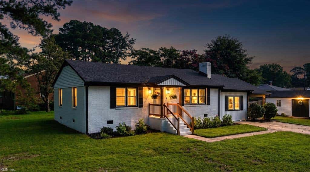 Photo of 1620 Colonial Ave Avenue, Suffolk, VA 23434 (MLS # 10647255)