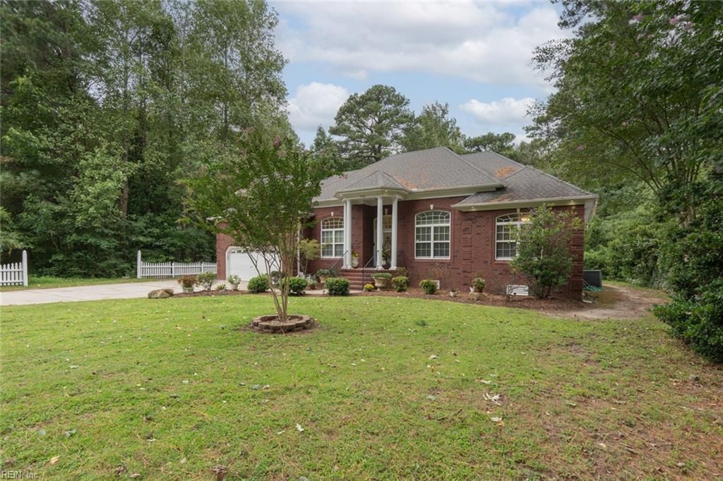 Photo of 732 Washington Drive, Chesapeake, VA 23322 (MLS # 10633148)