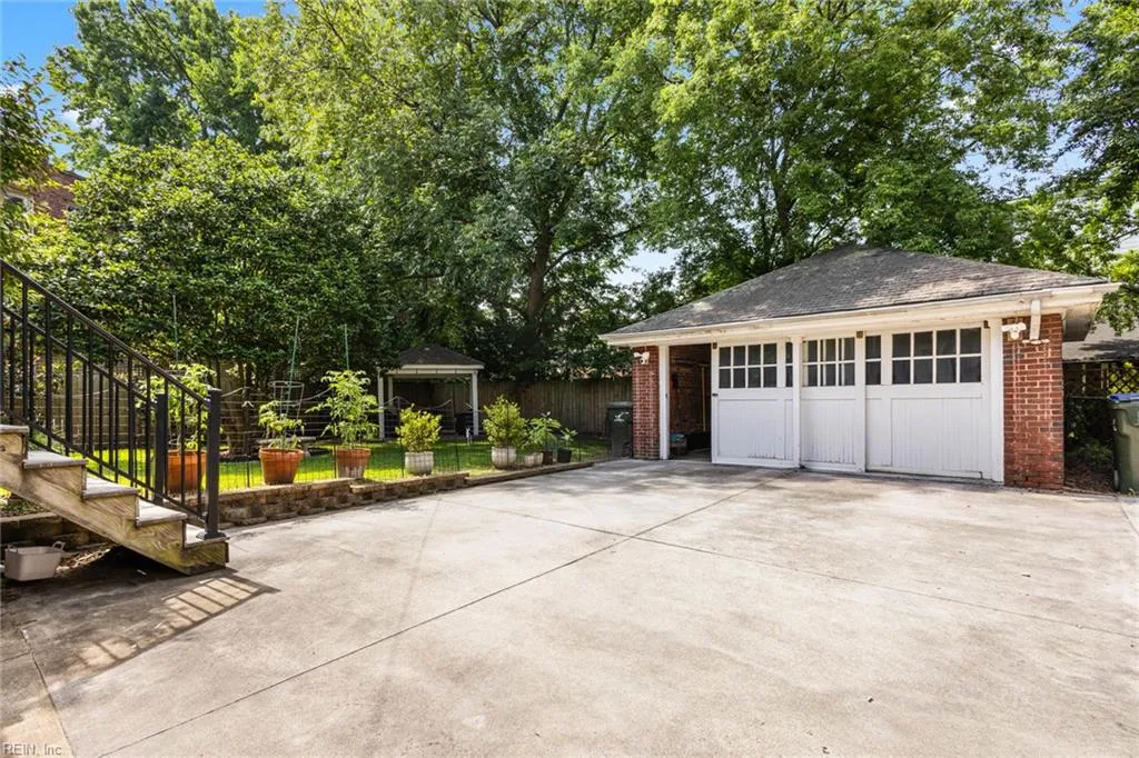 Norfolk, Virginia 23507, United States, 3 Bedrooms Bedrooms, ,3 BathroomsBathrooms,Residential,Active,160840