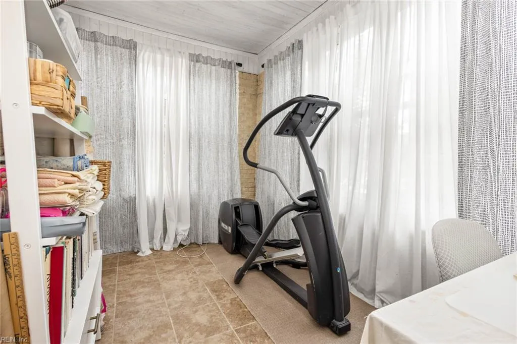 Norfolk, Virginia 23507, United States, 3 Bedrooms Bedrooms, ,3 BathroomsBathrooms,Residential,Active,160840