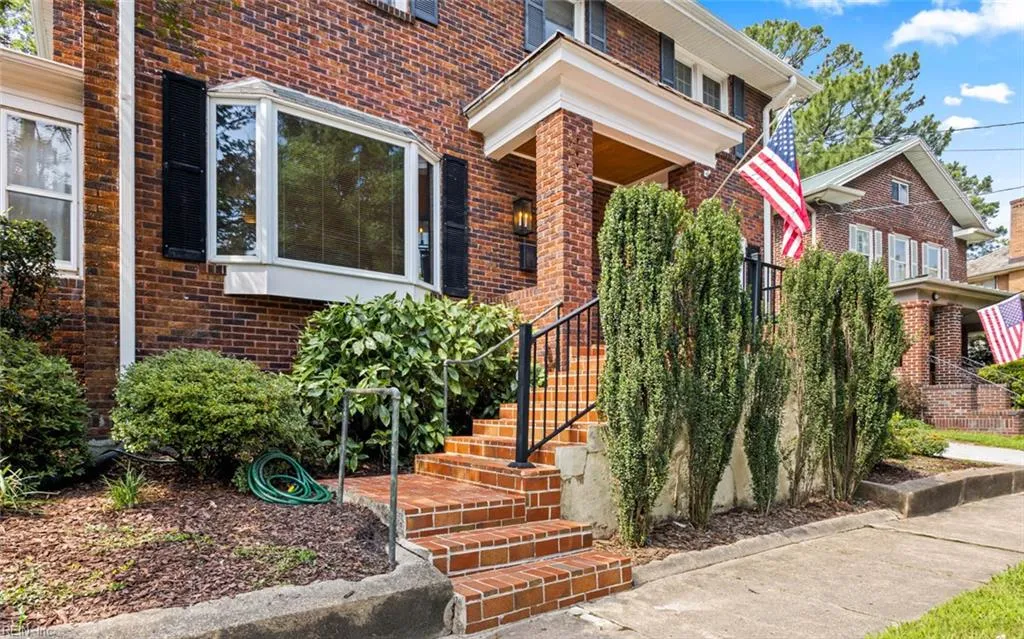 Norfolk, Virginia 23507, United States, 3 Bedrooms Bedrooms, ,3 BathroomsBathrooms,Residential,Active,160840