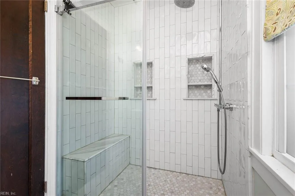 Norfolk, Virginia 23507, United States, 3 Bedrooms Bedrooms, ,3 BathroomsBathrooms,Residential,Active,160840