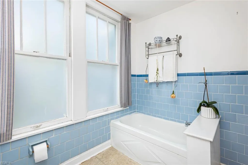 Norfolk, Virginia 23507, United States, 3 Bedrooms Bedrooms, ,3 BathroomsBathrooms,Residential,Active,160840