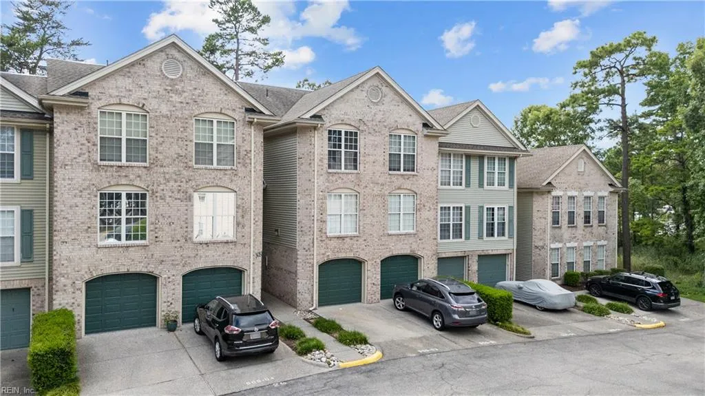 Virginia Beach, Virginia 23454, United States, 2 Bedrooms Bedrooms, ,3 BathroomsBathrooms,Residential,Active,178231