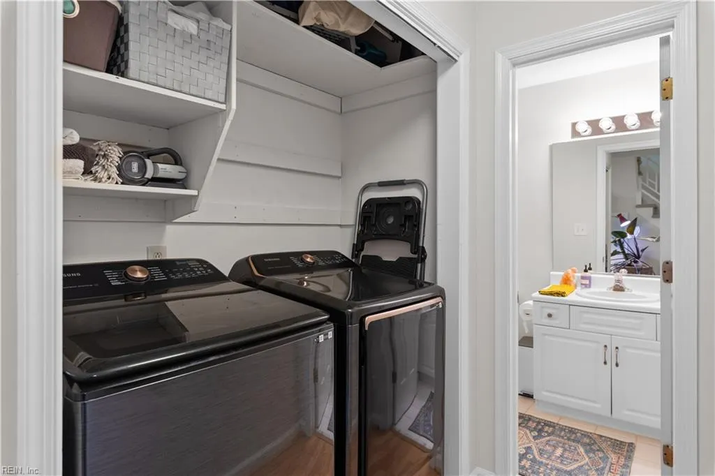 Virginia Beach, Virginia 23454, United States, 2 Bedrooms Bedrooms, ,3 BathroomsBathrooms,Residential,Active,178231