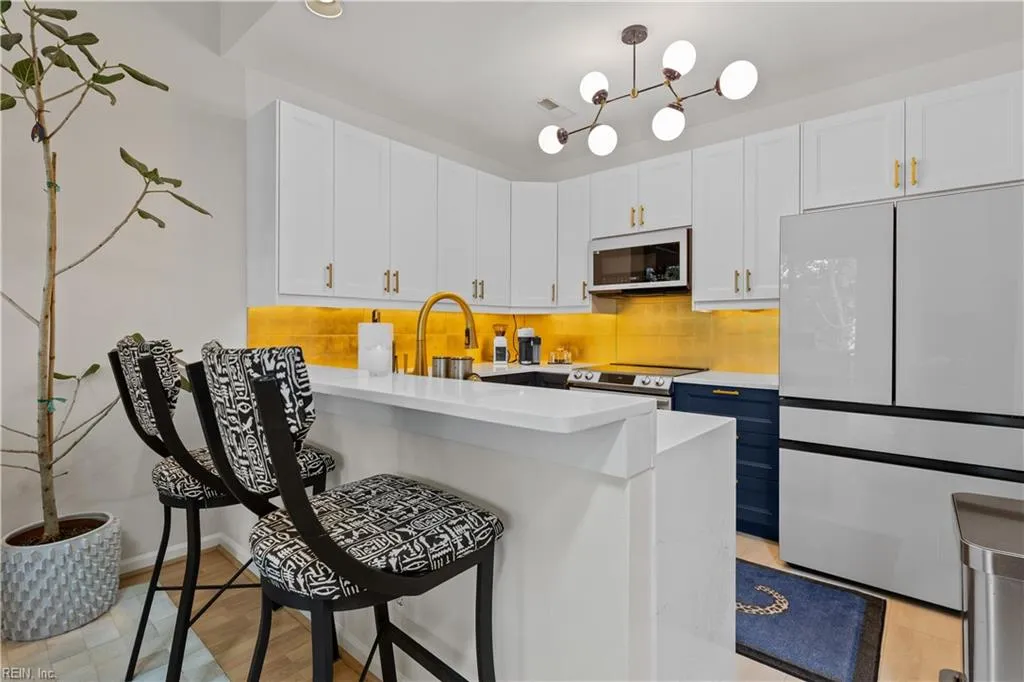 Virginia Beach, Virginia 23454, United States, 2 Bedrooms Bedrooms, ,3 BathroomsBathrooms,Residential,Active,178231