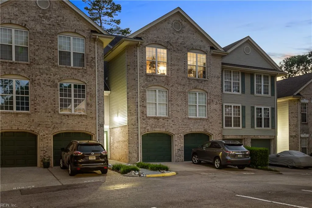 Virginia Beach, Virginia 23454, United States, 2 Bedrooms Bedrooms, ,3 BathroomsBathrooms,Residential,Active,178231