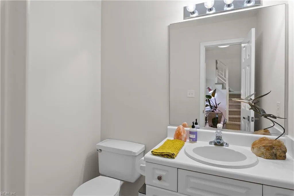 Virginia Beach, Virginia 23454, United States, 2 Bedrooms Bedrooms, ,3 BathroomsBathrooms,Residential,Active,178231