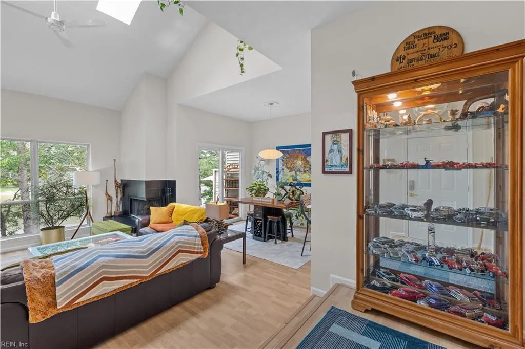 Virginia Beach, Virginia 23454, United States, 2 Bedrooms Bedrooms, ,3 BathroomsBathrooms,Residential,Active,178231