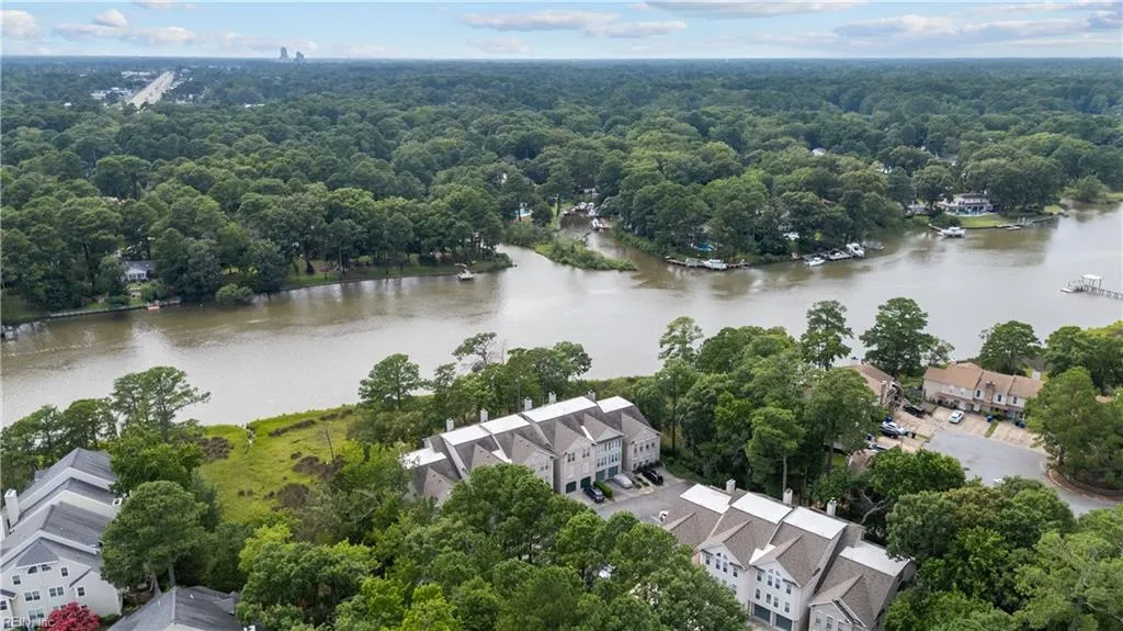 Virginia Beach, Virginia 23454, United States, 2 Bedrooms Bedrooms, ,3 BathroomsBathrooms,Residential,Active,178231