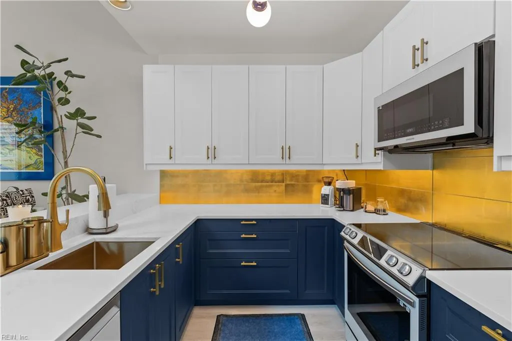 Virginia Beach, Virginia 23454, United States, 2 Bedrooms Bedrooms, ,3 BathroomsBathrooms,Residential,Active,178231