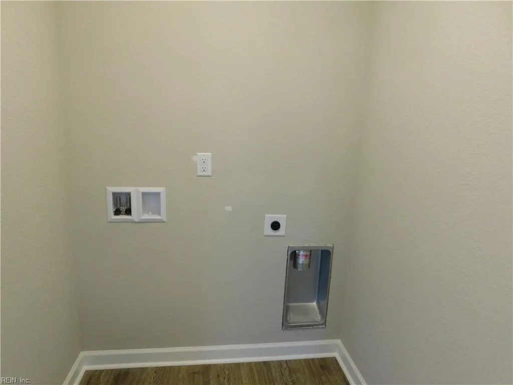 Norfolk, Virginia 23513, United States, 4 Bedrooms Bedrooms, ,3 BathroomsBathrooms,Residential,Active,79425