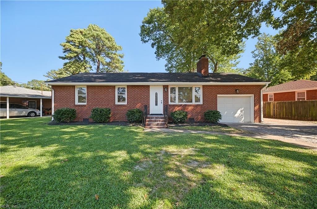 Photo of 326 W Mcginnis Circle, Norfolk, VA 23502 (MLS # 10657919)