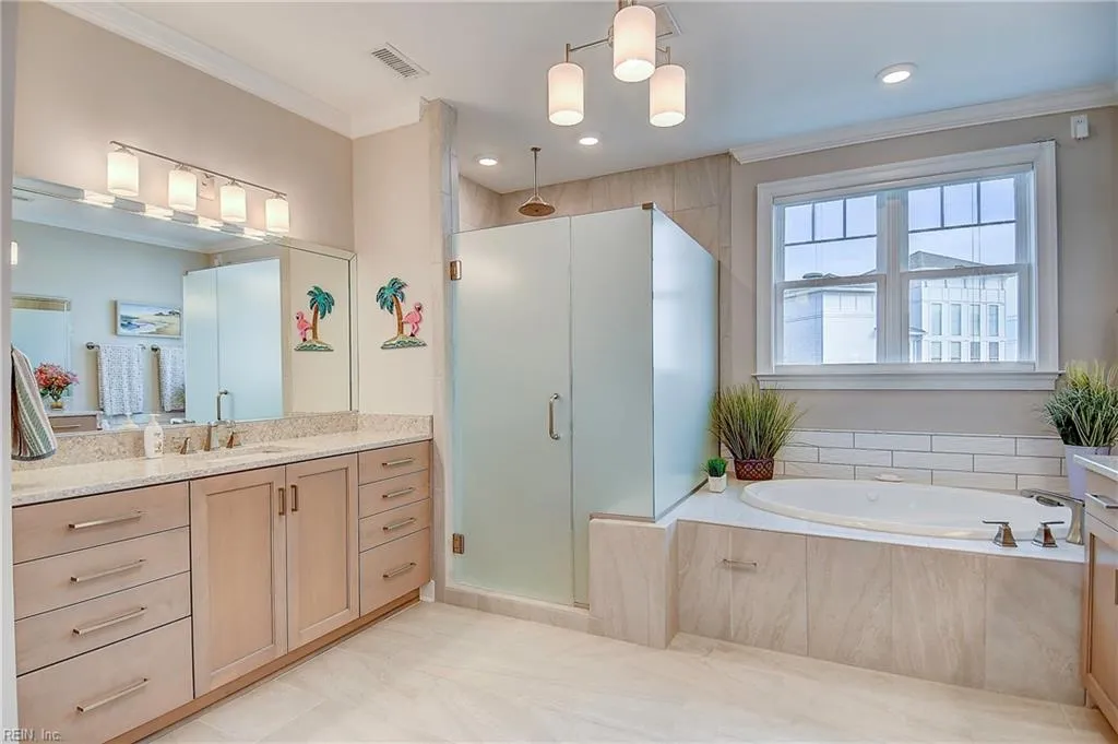 Virginia Beach, Virginia 23451, United States, 3 Bedrooms Bedrooms, ,3 BathroomsBathrooms,Residential,Active,77364