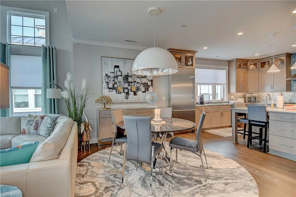 Virginia Beach, Virginia 23451, United States, 3 Bedrooms Bedrooms, ,3 BathroomsBathrooms,Residential,Active,77364