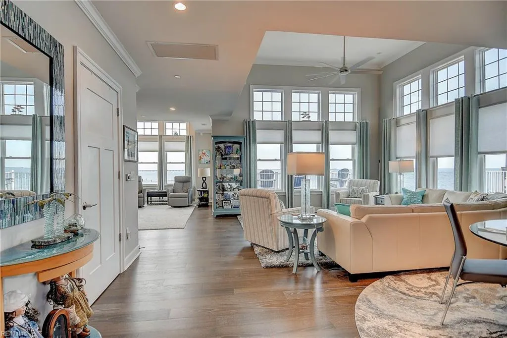 Virginia Beach, Virginia 23451, United States, 3 Bedrooms Bedrooms, ,3 BathroomsBathrooms,Residential,Active,77364