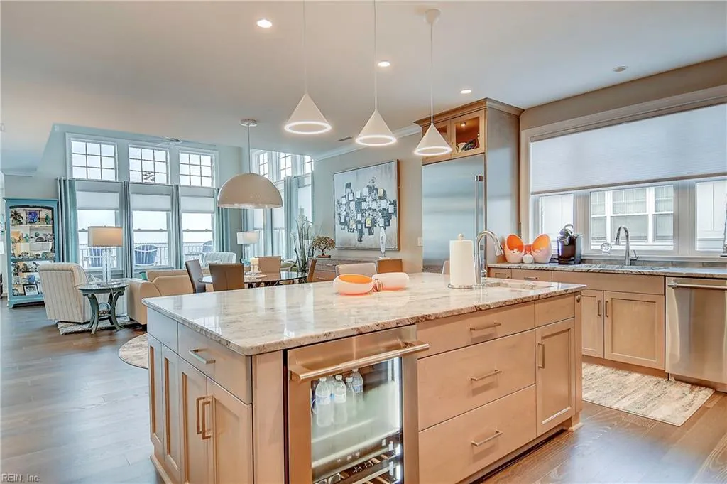 Virginia Beach, Virginia 23451, United States, 3 Bedrooms Bedrooms, ,3 BathroomsBathrooms,Residential,Active,77364