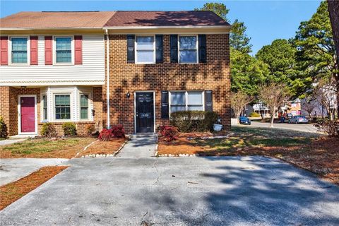 Photo of 100 Haverstraw Court, Yorktown, VA 23692 (MLS # 10623347)