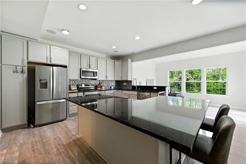 7 Mary Ann DR Hampton VA 23666