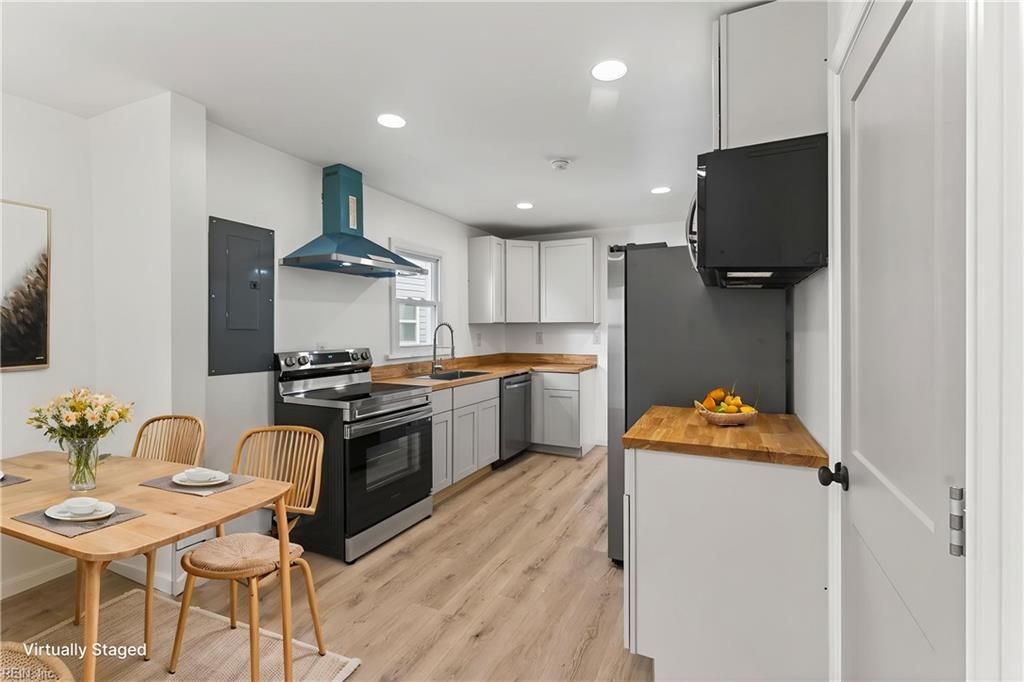 Photo of 220 Charlotte Ave Avenue, Suffolk, VA 23434 (MLS # 10625758)