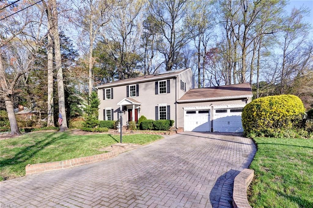 Photo of 111 Lakeview Drive, Yorktown, VA 23692 (MLS # 10626853)