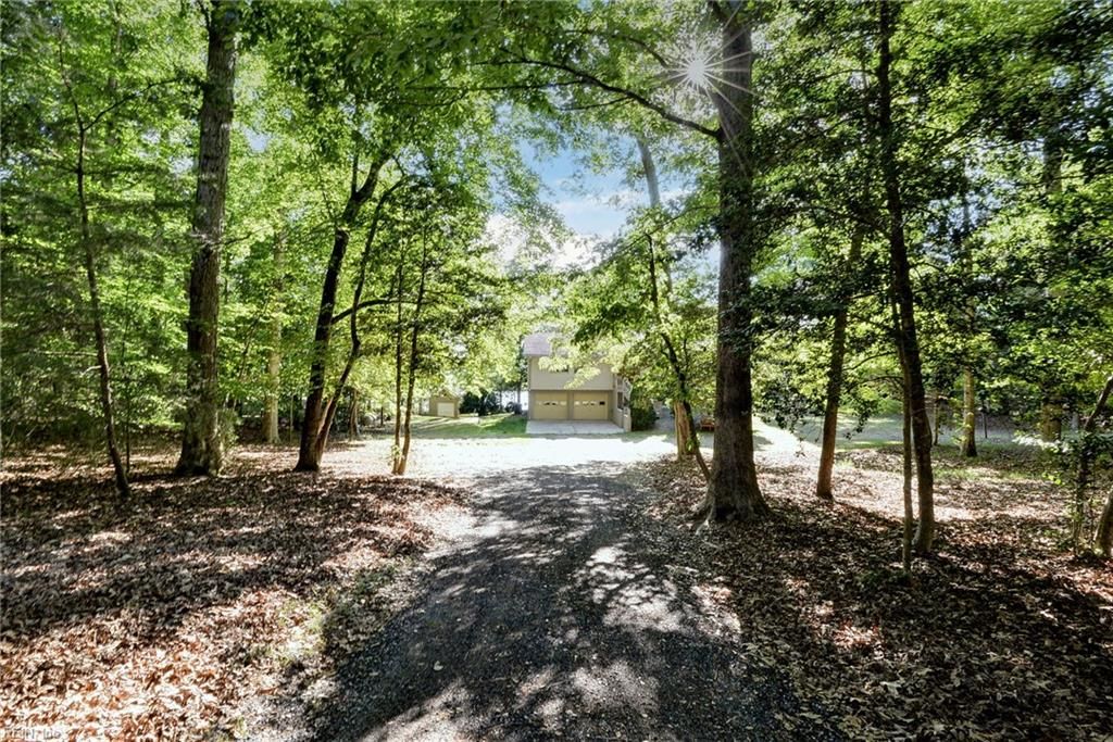 Photo of 2775 Shell Road, Gloucester, VA 23061 (MLS # 10634702)